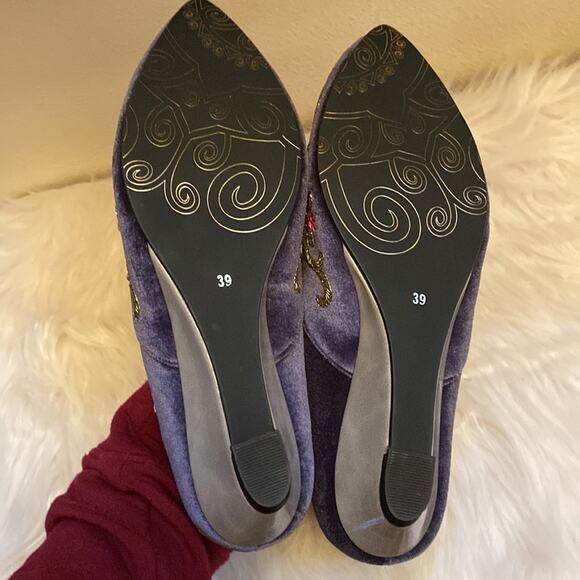 Rungg Gold Bloom handmade in India Velvet embellished shoes size 39/ US 8- 8.5 - Picture 9 of 12